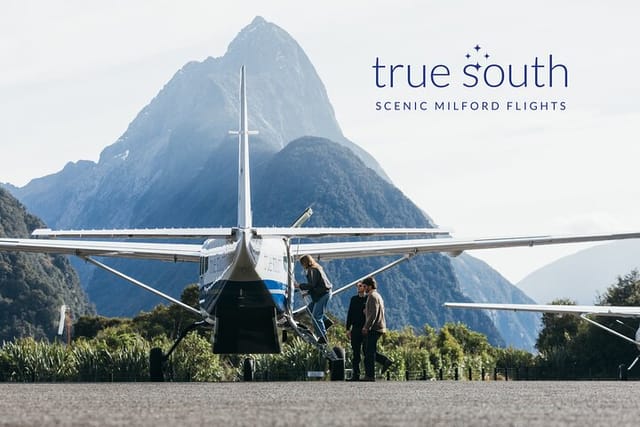 milford-sound-scenic-flycruisefly-departing-queenstown_1